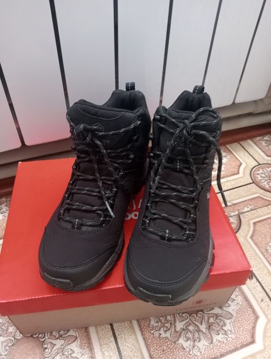 Продаю ботинки почти новые