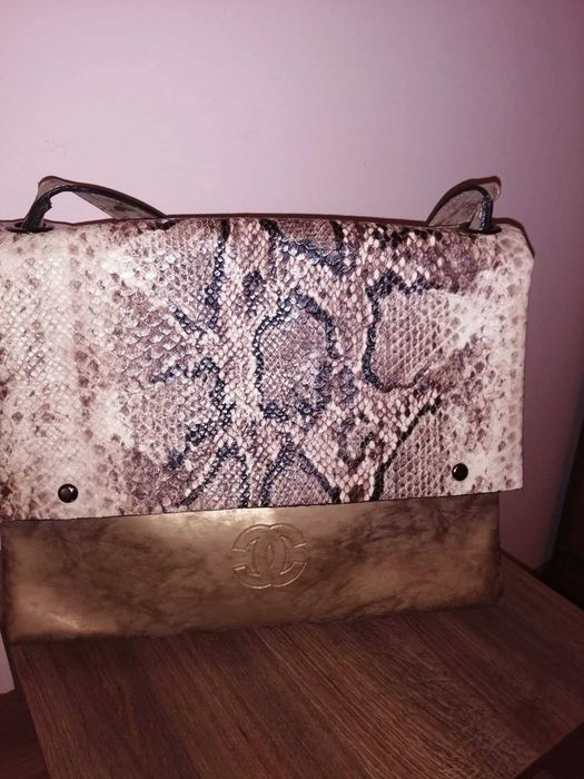 КРАСИВА чанта 2в1, бежово-златисто, с животински принт 30лв