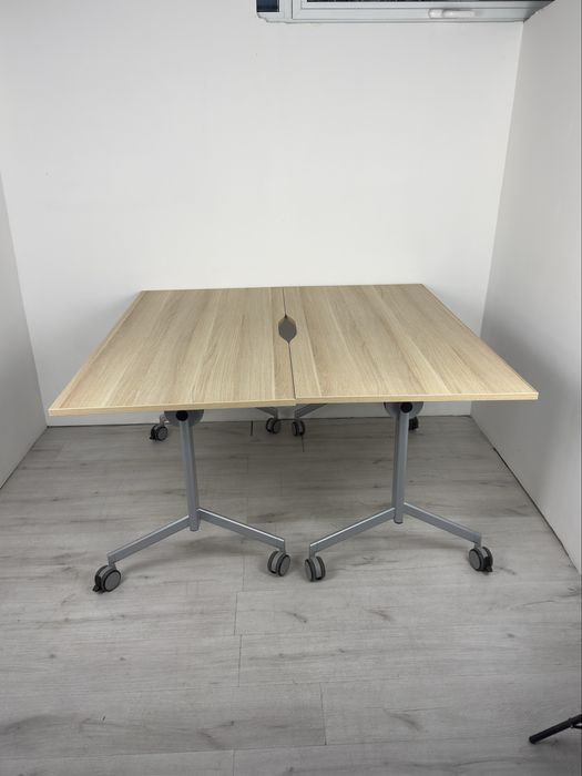 Подвижни маси със сгъваем плот за обучение или срещи обзавеждане;