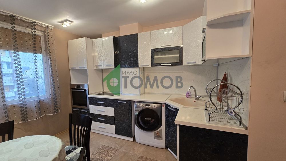 Двустаен апартамент с бокс под наем в кв. Опълченски