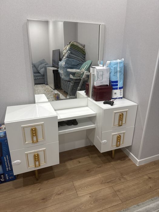 срочно продается Спальный гарнитур