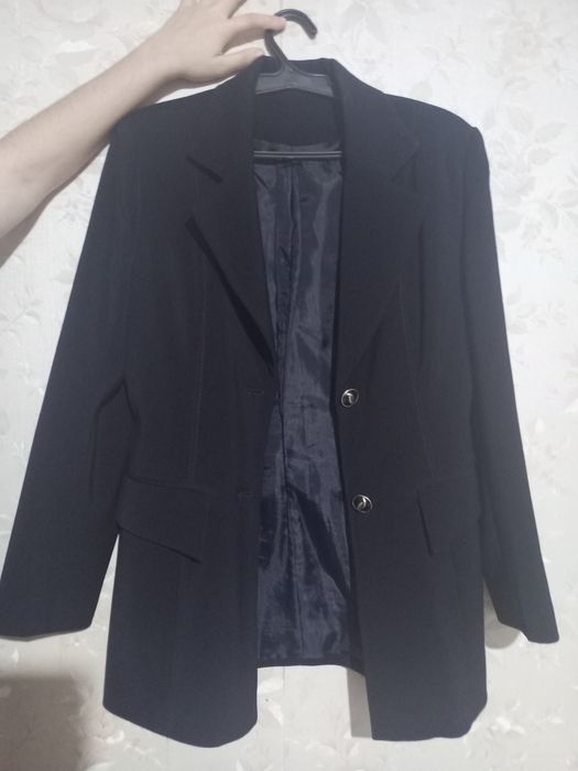 Черный костюм для д