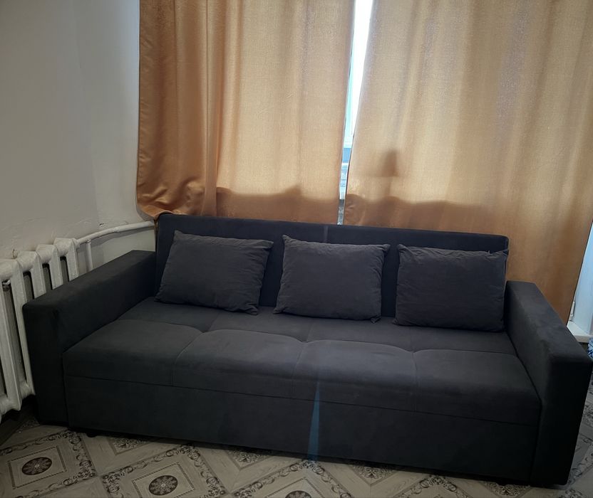 Продам диван в нормальном состояний