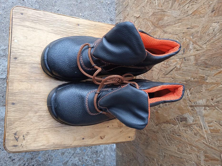 Ботинки, спецобувь новые размер 37