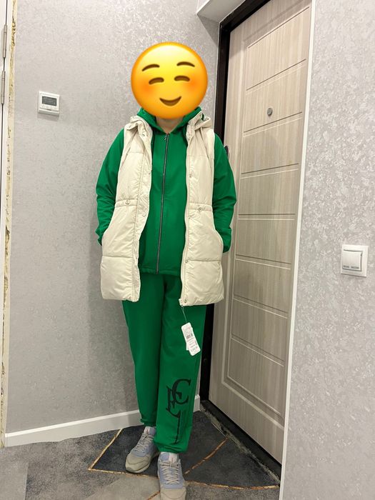 Женская новая безрукавка