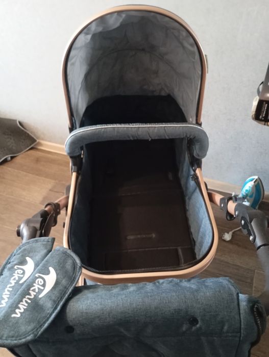 Продам коляску состояние хорошее