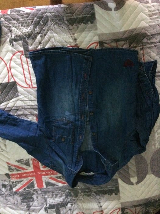 Дънки и дънкова риза