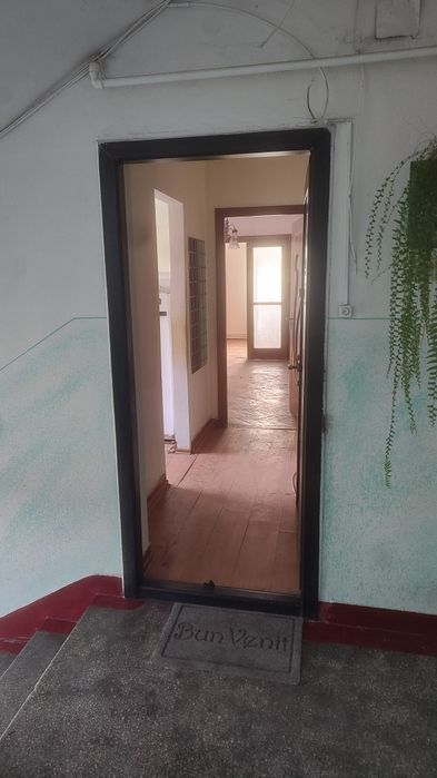 Apartament 3 camere semicomandat