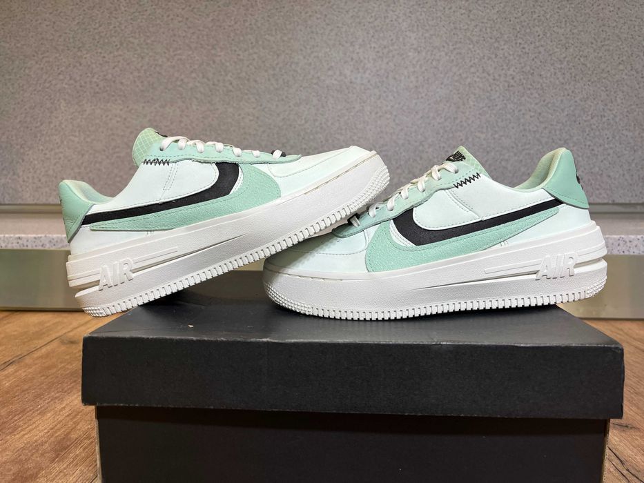ОРИГИНАЛНИ *** Nike Air Force 1 PLT.AF.ORM "Barely Green"
