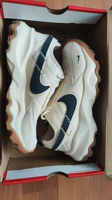 Дамски обувки Nike