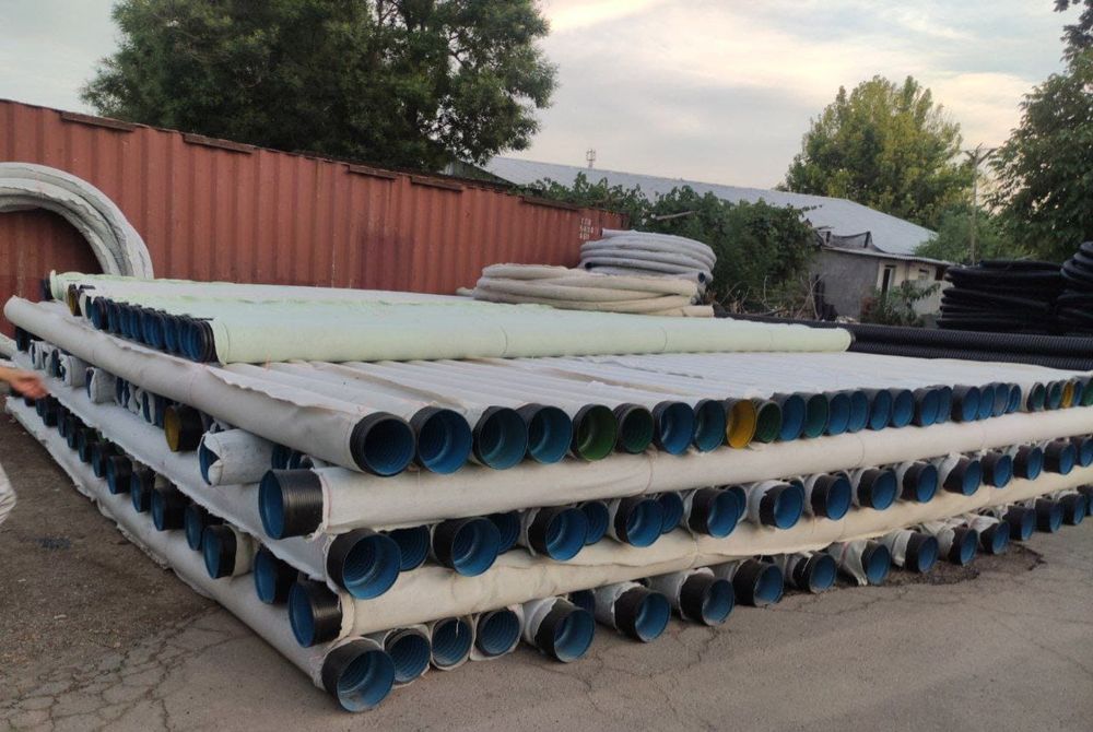 Гофрированная дренажный труба с геотекстилем