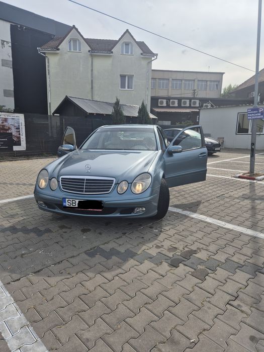 Mercedes E220 w211
