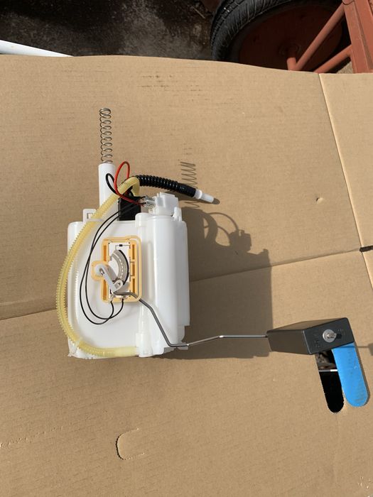 Бензинова помпа Mercedes Benz E W211 , CLS C219 , E T-Model S211