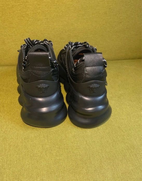 Versace chain reaction