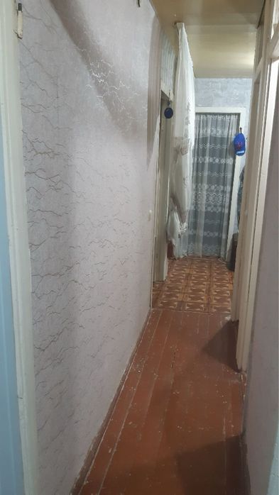 Срочна 3 хонали квартира сотилади