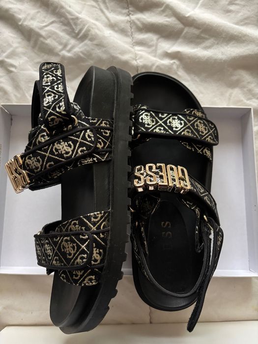 Сандали и кецове tommy hilfiger, steve madden, guess