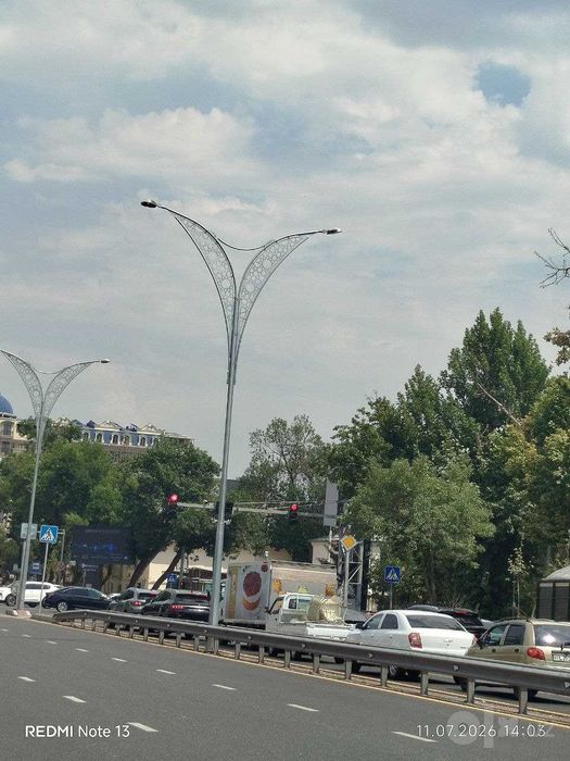 Автомагистраллар,  саноат майдончалари учун қиррали устунлар  столба