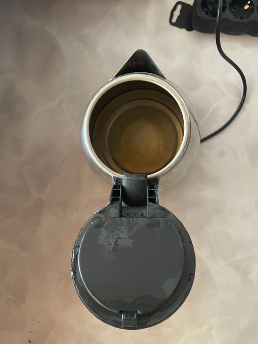 Електрически чайник за вода