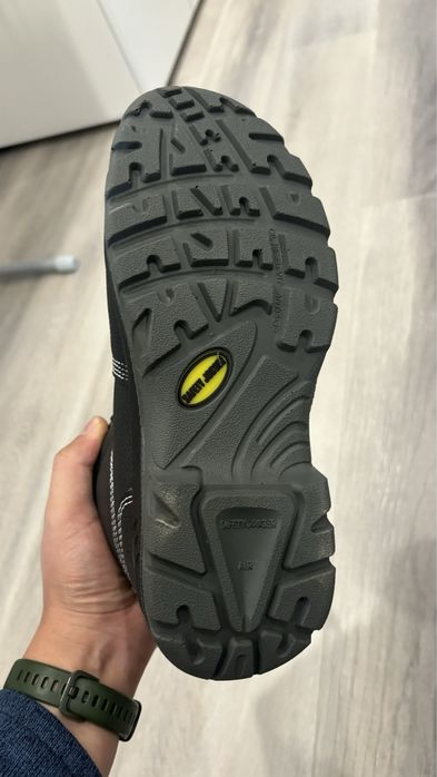 Продам спецобувь