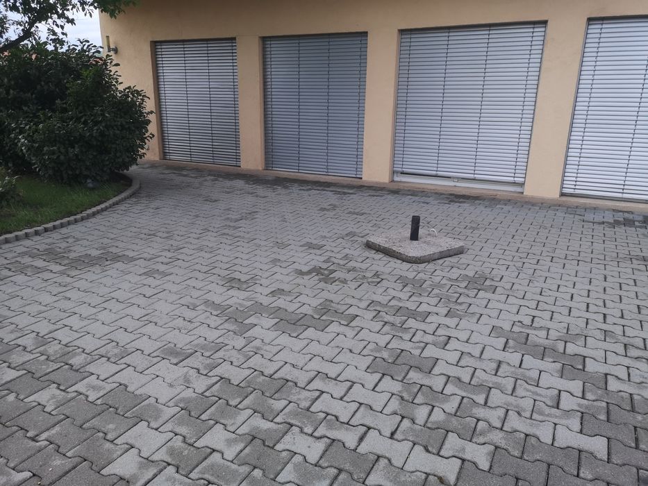 Spălăm pavaje curți garduri fațada acoperis