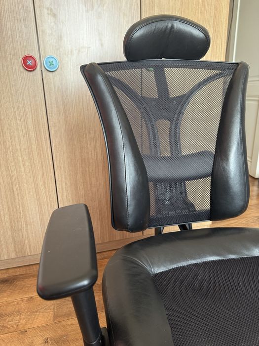 Кресло офисное