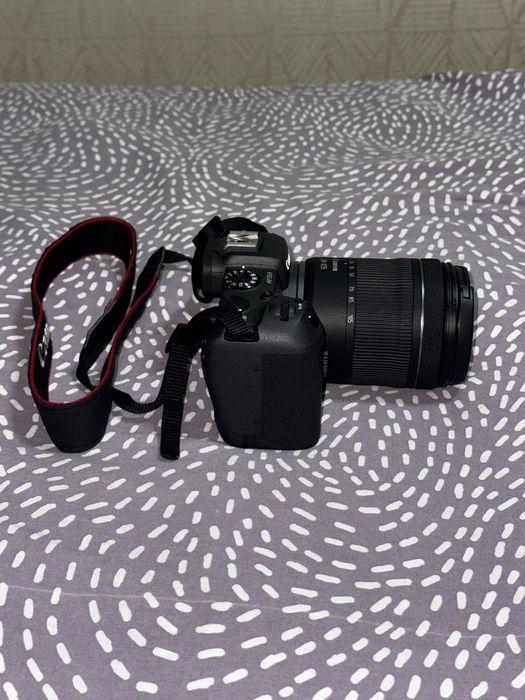 Продам Камеру Canon RP