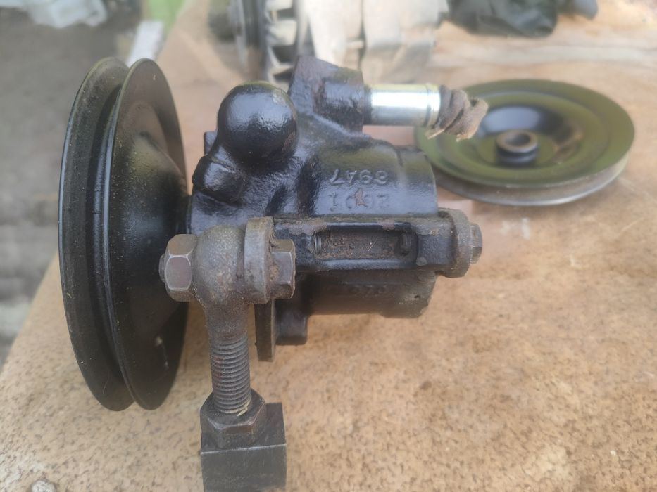 Алтернатор и хидравлична помпа