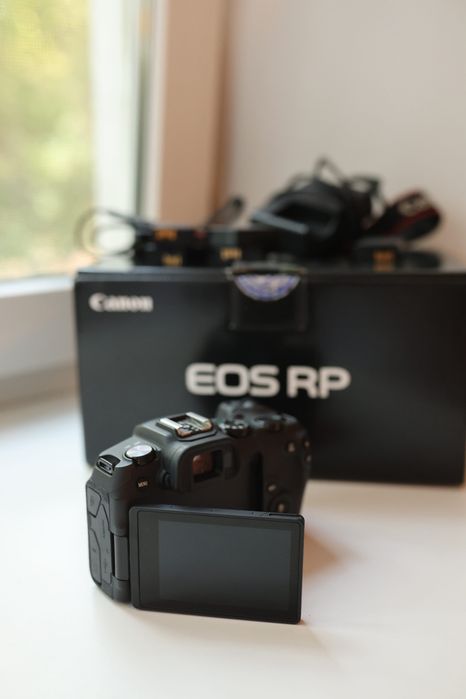 Полнокадровая камера Canon eos RP