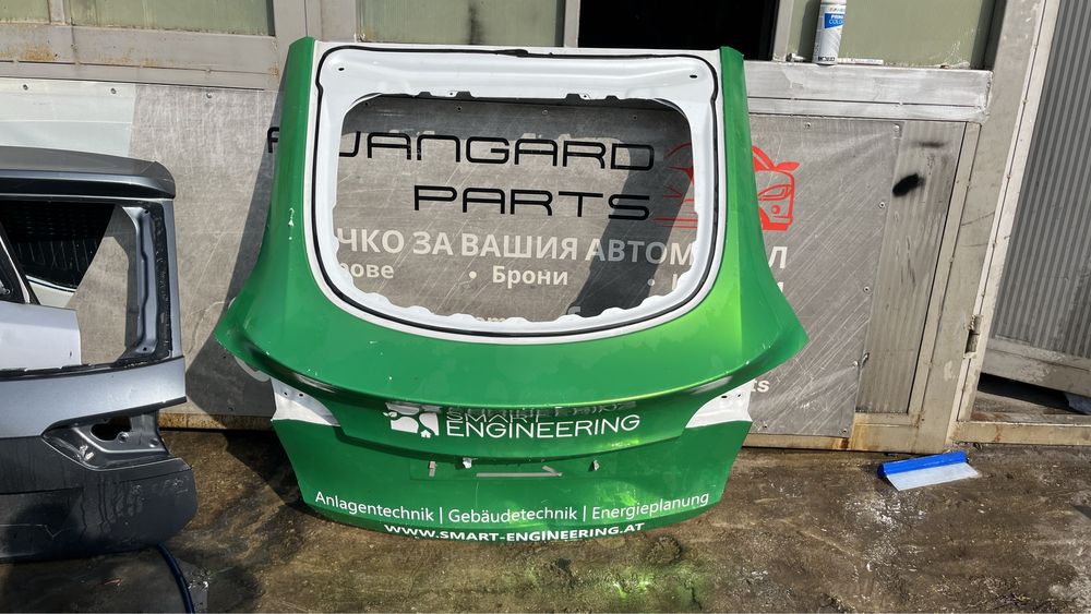 3 броя багажна врата Tesla Y 2020-