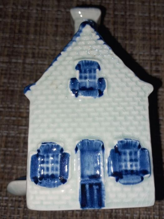 Оригинална керамична къща Leyk+Свещник