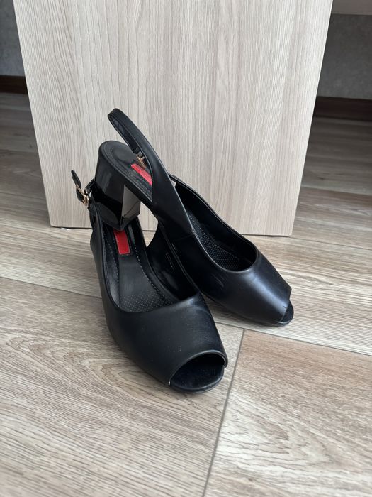 Продаются туфли новые