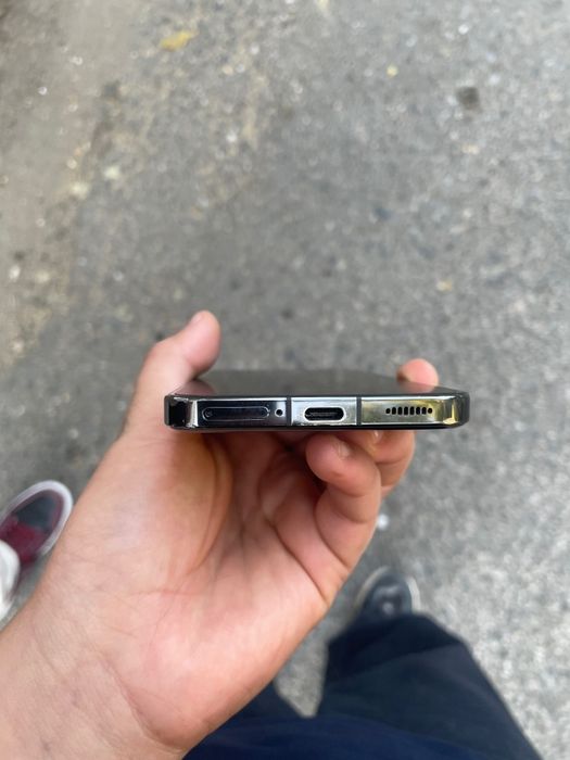 Xiaomi 13 в хорошем состоянии
