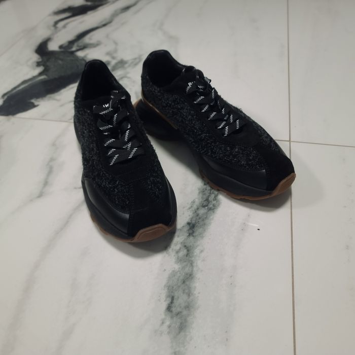 Дамски спортни обувки