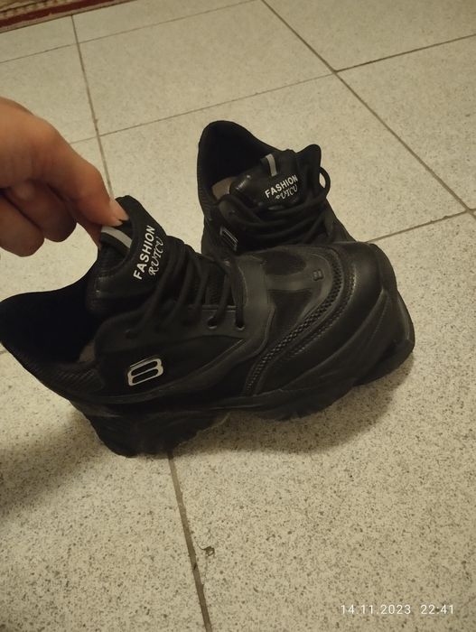 Продам кросовки срочно