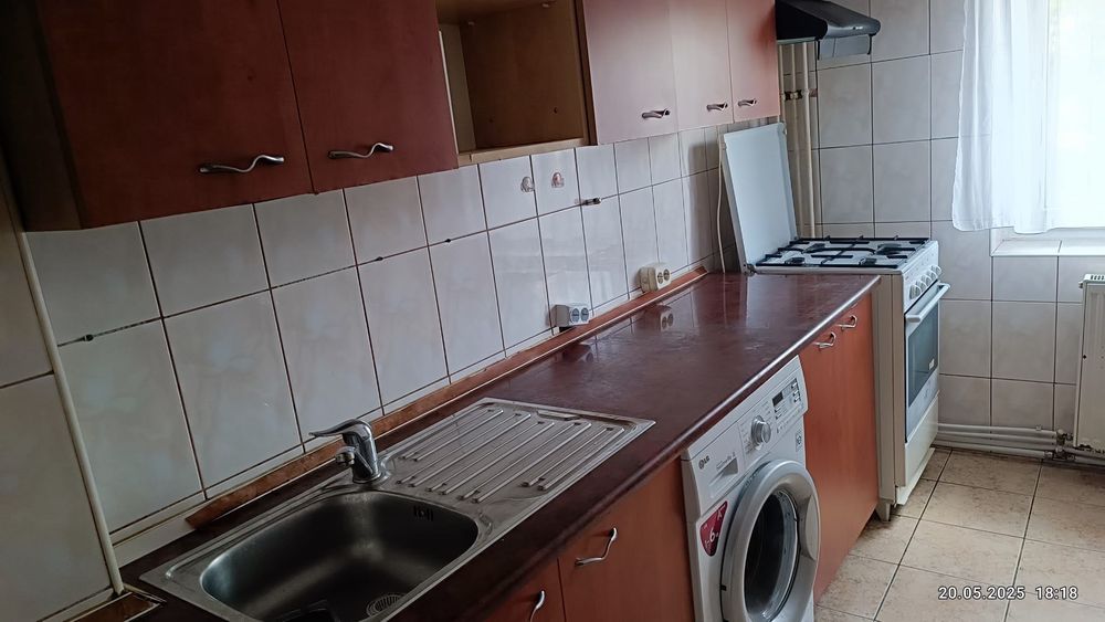 Apartament 3 camere în Bacău de închiriat