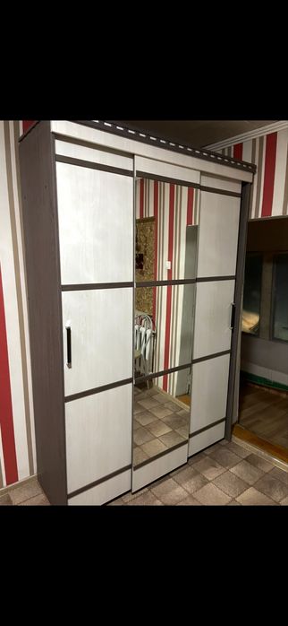 Продам спальный гарнитур