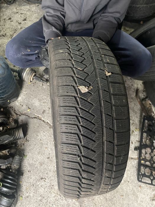 vand cauciucuri iarna si vara, pret de la 100-250 buc depinde de stare