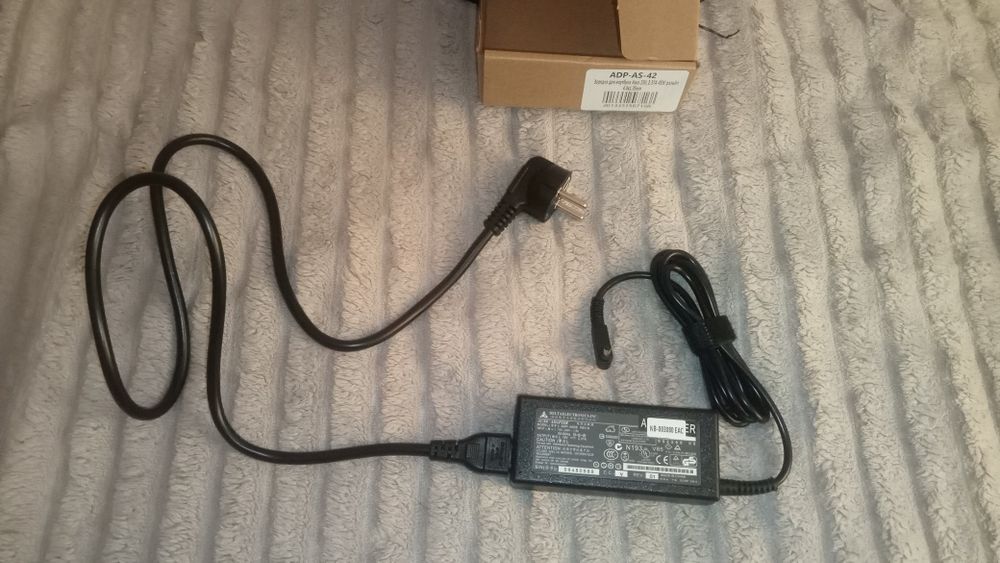 Зарядка для ноутбука