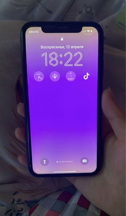 Продам Айфон 11.