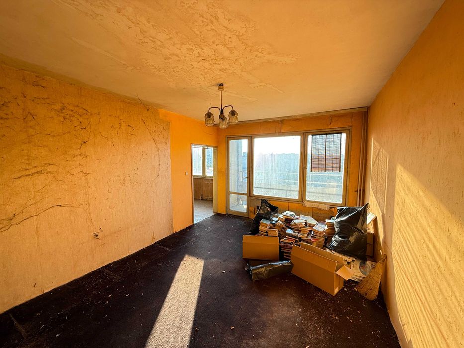 Тристаен имот в ж.к. Люлин 4