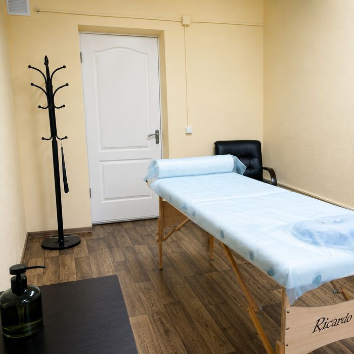 Masaj terapeutic la domiciliu în București. Maseur profesionist. Masaj pentru spate, gât, brațe și picioare. Sector 1, 2, 3, 4, 5, 6. Deep Tissue.