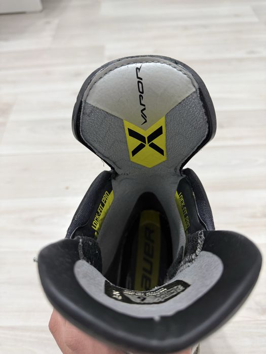 Хоккейные коньки Bauer Vapor HYPERLITE2
