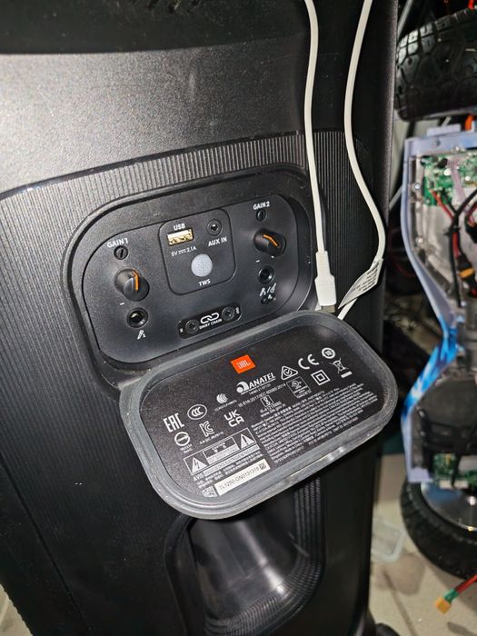 JBL partybox 710