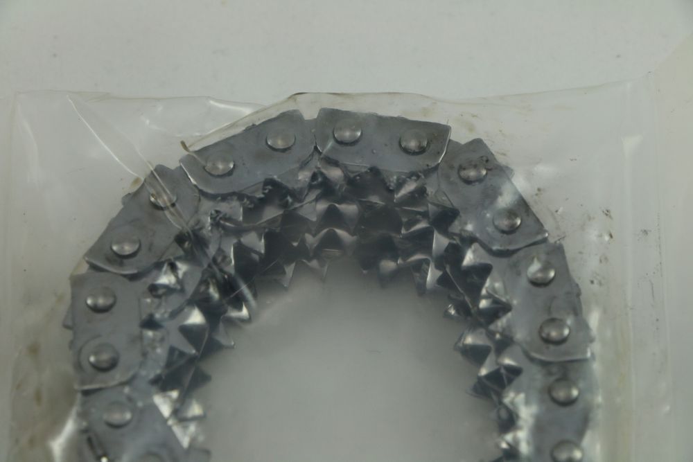 верига  за рязане на клони RoNa, нова, немска, внос от Германия.
Вериг