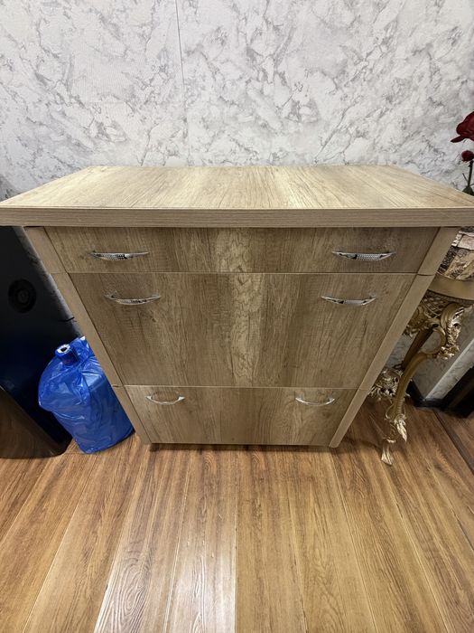 Продается шкаф для обуви