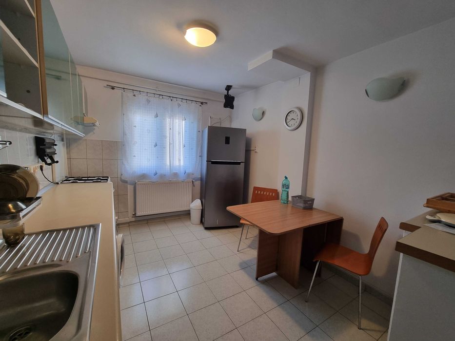 Proprietar inchiriez apartament 3 camere, centrala pe gaz, zona Girocului Lidia/Martirilor