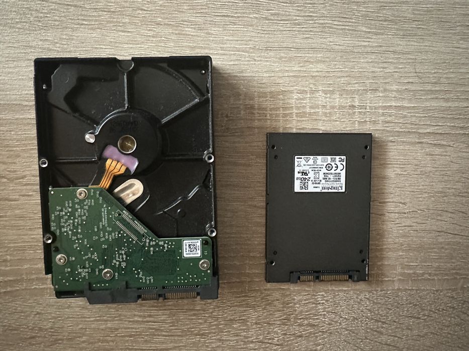 Vand ssd 240GB si HDD 500 GB