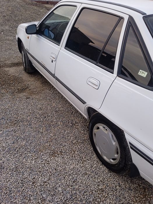 Holati yaxshi yurib turgan mashina