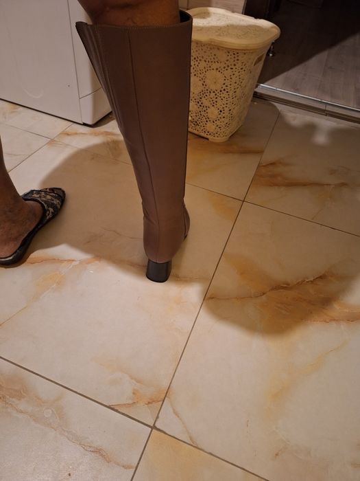 Продам зимние сапоги 38 размер