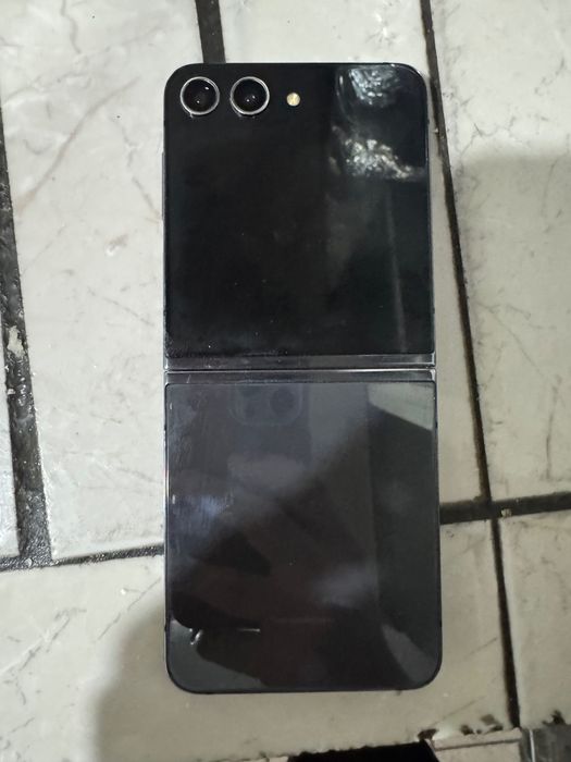 Z flip 5,512GB tel qsela gapladhamiza